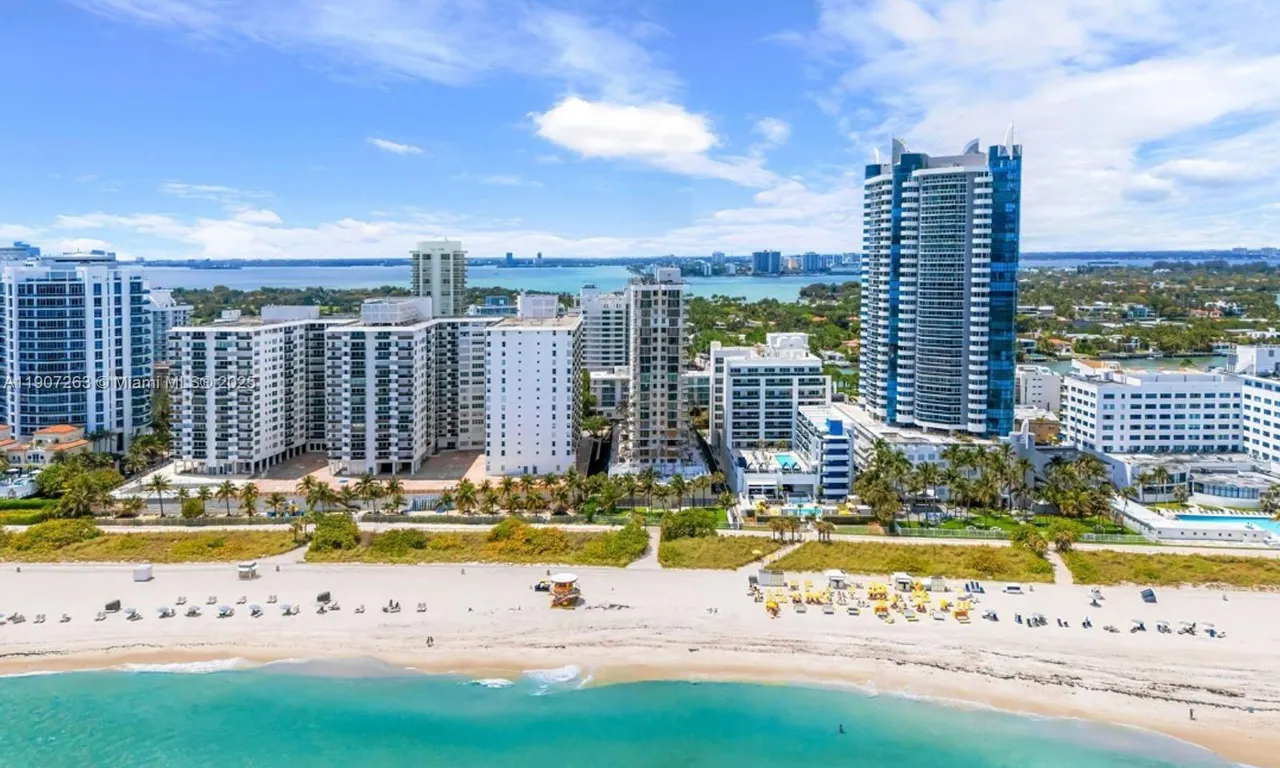 6061 Collins Ave # 11A, Miami Beach FL 33140