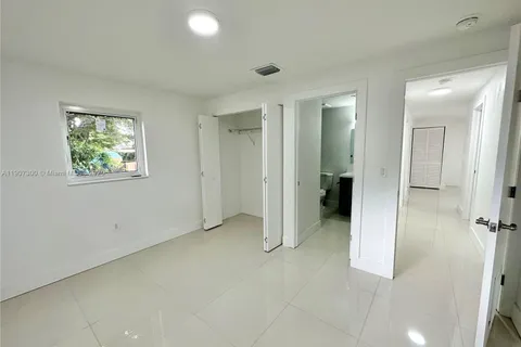 5740 Freedom St, Hollywood FL 33021