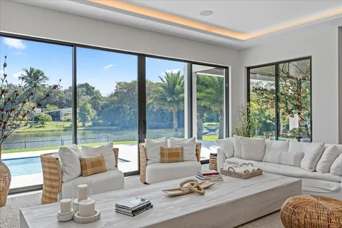 11907 SW 70th Ave, Pinecrest FL 33156