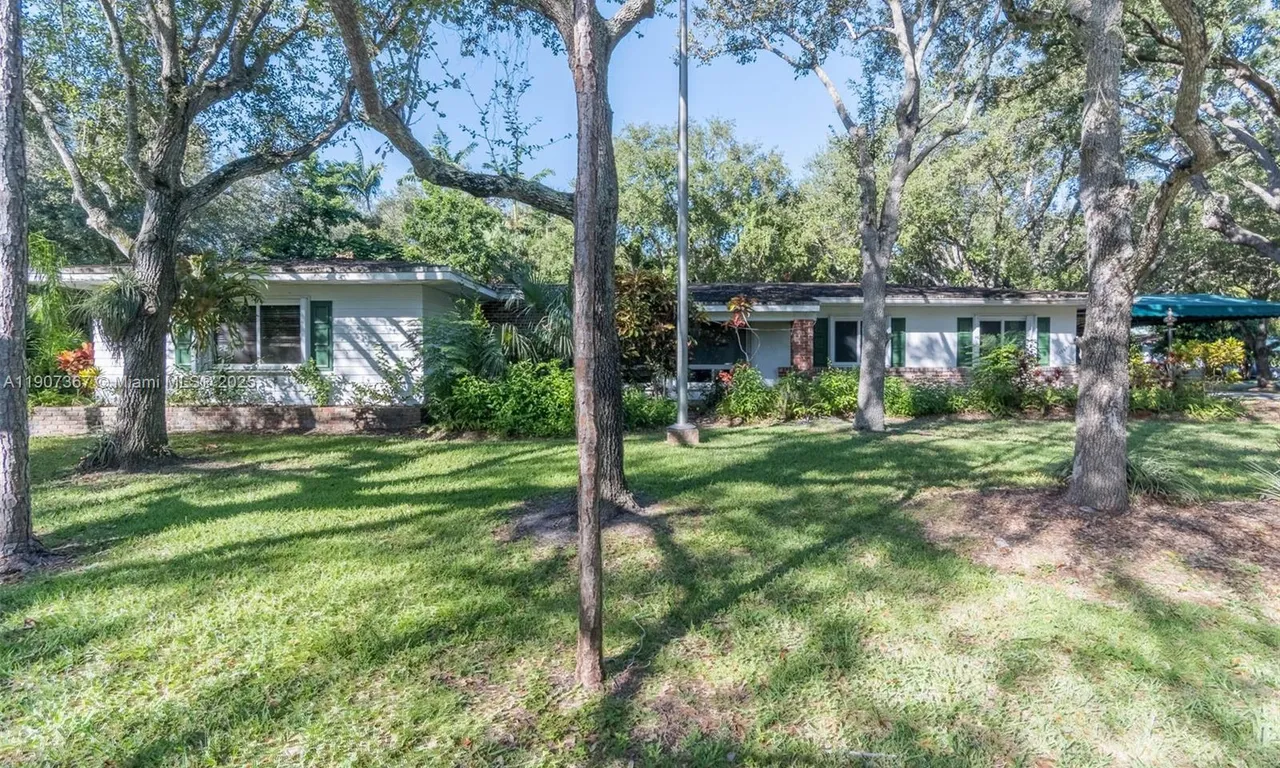 15600 SW 83rd Ave, Palmetto Bay FL 33157