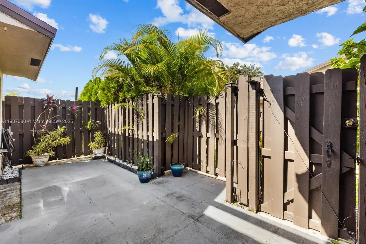 3502 Waterview Cir, Palm Springs FL 33461