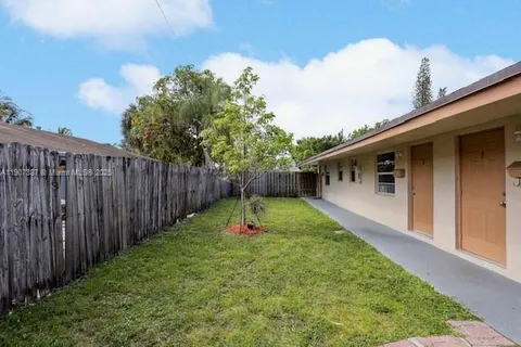 231 SW 8th Ct, Pompano Beach FL 33060
