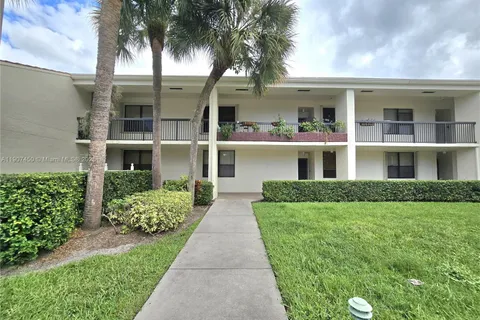 7300 NW 1st St # 201, Plantation FL 33317
