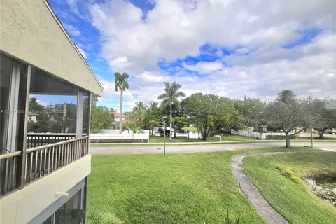 7300 NW 1st St # 201, Plantation FL 33317