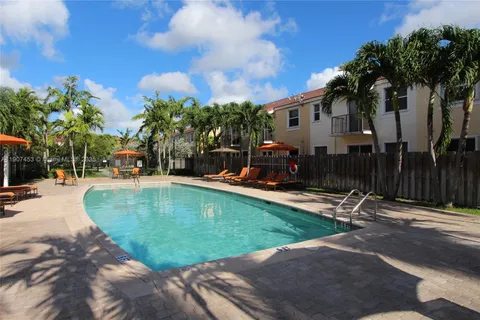 14928 SW 40th St, Miami FL 33185