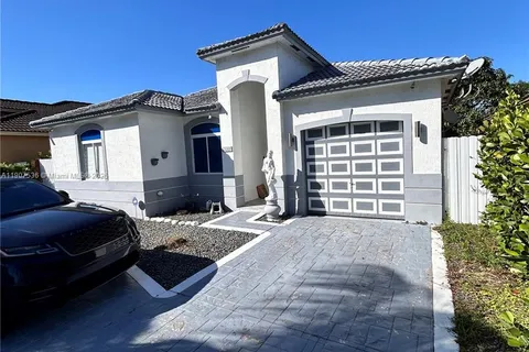 4607 NW 165th St, Miami Gardens FL 33054
