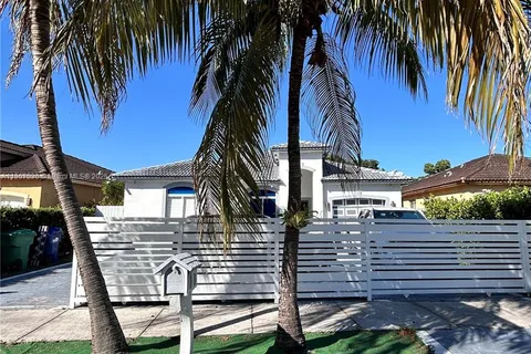 4607 NW 165th St, Miami Gardens FL 33054