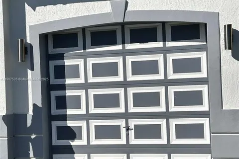 4607 NW 165th St, Miami Gardens FL 33054