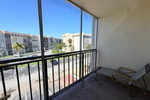 501 Three Islands Blvd # 305, Hallandale Beach FL 33009