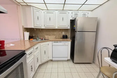 501 Three Islands Blvd # 305, Hallandale Beach FL 33009