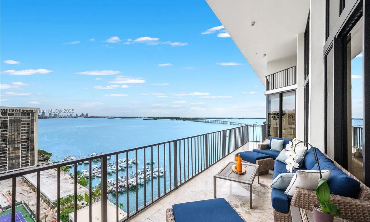 1925 Brickell Ave, Miami FL 33129