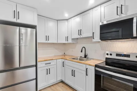 320 NW 20th Ave, Pompano Beach FL 33060