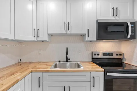 320 NW 20th Ave, Pompano Beach FL 33060