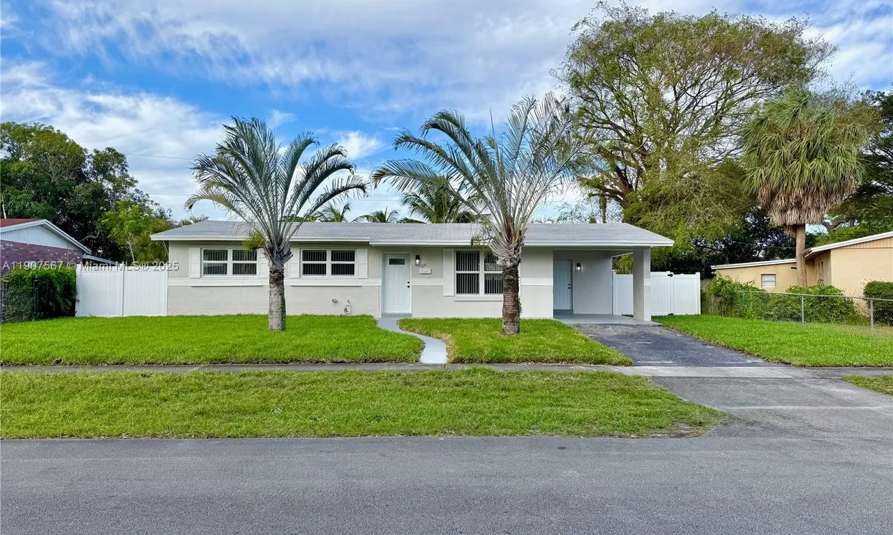 671 NW 37th Ave, Lauderhill FL 33311
