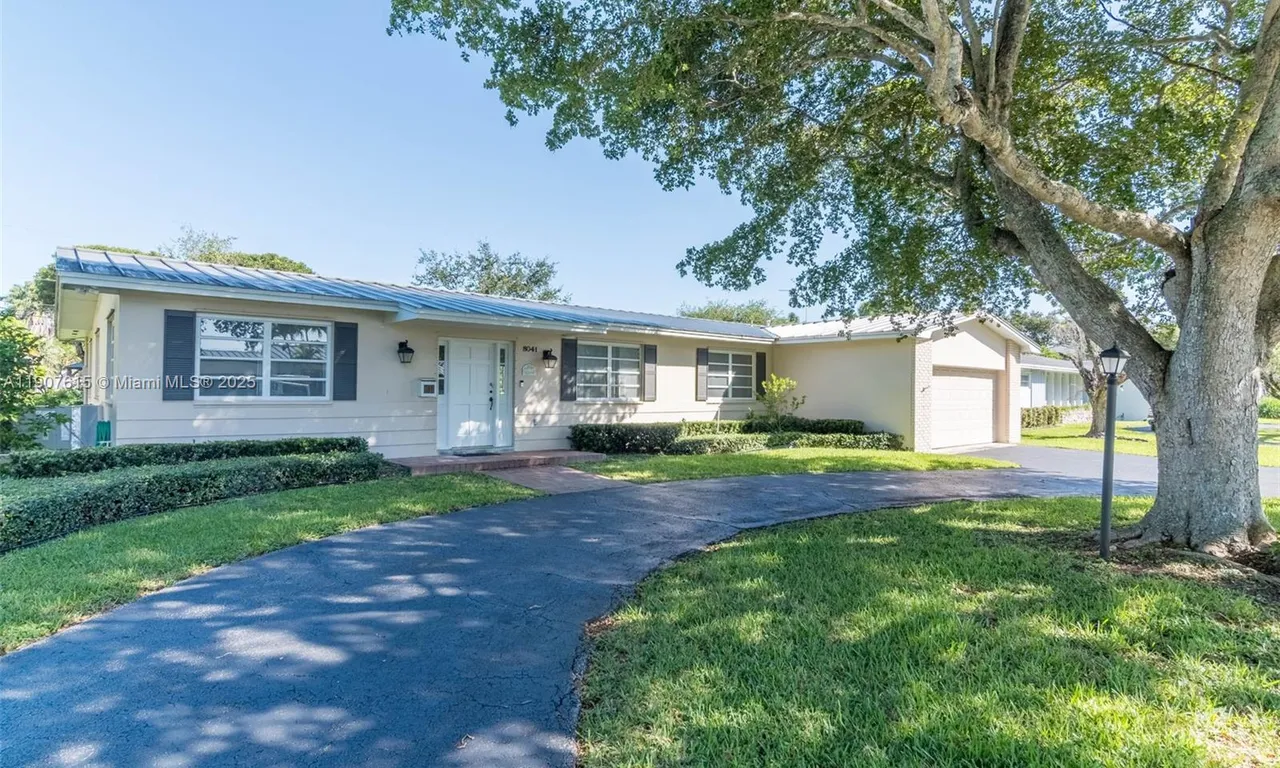 8041 SW 139th Ter, Palmetto Bay FL 33158