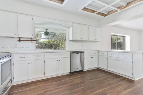 8041 SW 139th Ter, Palmetto Bay FL 33158