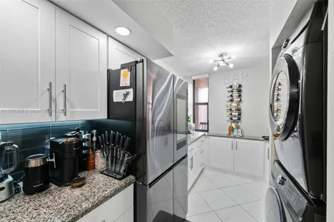 6800 Cypress Rd # 513, Plantation FL 33317