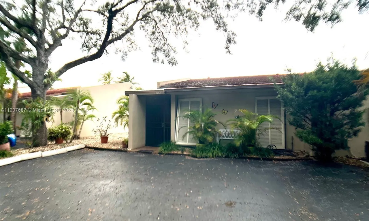 15167 Montrose Rd, Miami Lakes FL 33016