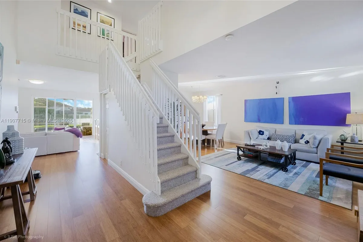 4394 Fox Ridge Dr, Weston FL 33331