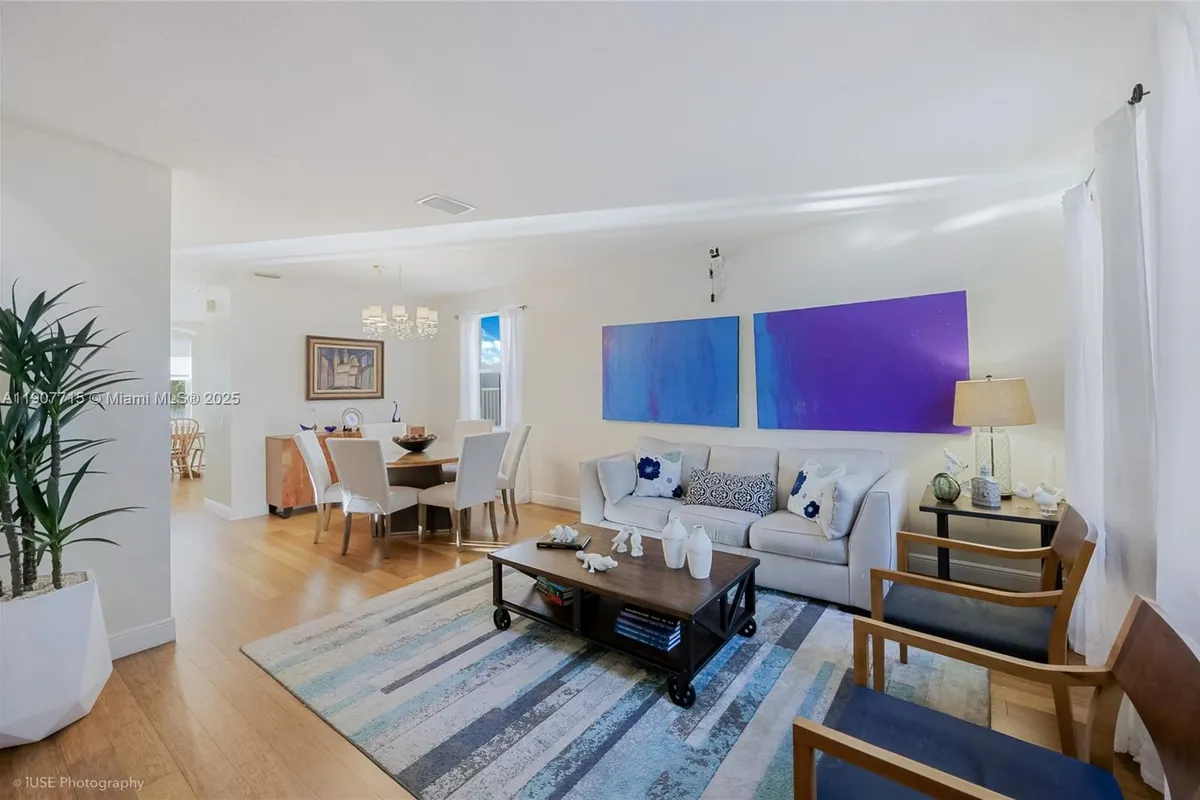 4394 Fox Ridge Dr, Weston FL 33331