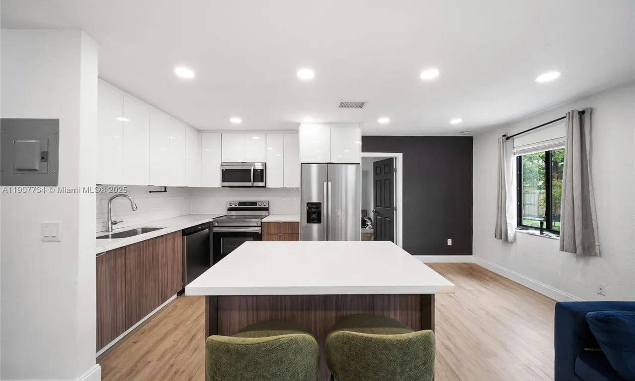 1889 NW 6th Ave, Pompano Beach FL 33060