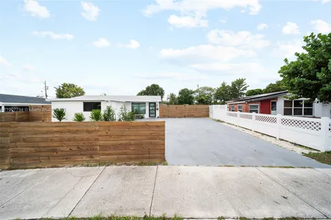 1889 NW 6th Ave, Pompano Beach FL 33060