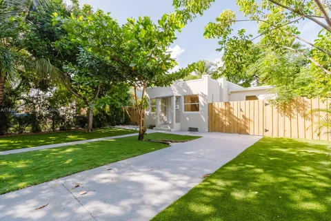 1007 NW 120th St, North Miami FL 33168