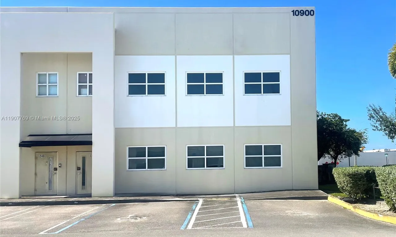 10900 NW 21st # 250, Sweetwater FL 33172