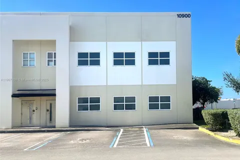 10900 NW 21st # 250, Sweetwater FL 33172