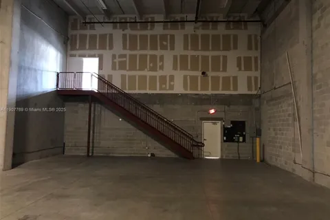 10900 NW 21st # 250, Sweetwater FL 33172