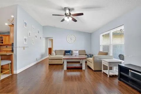 190 Martin Cir, Royal Palm Beach FL 33411