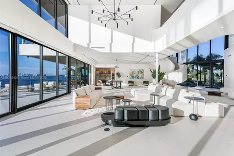 11400 N Bayshore Dr, North Miami FL 33181