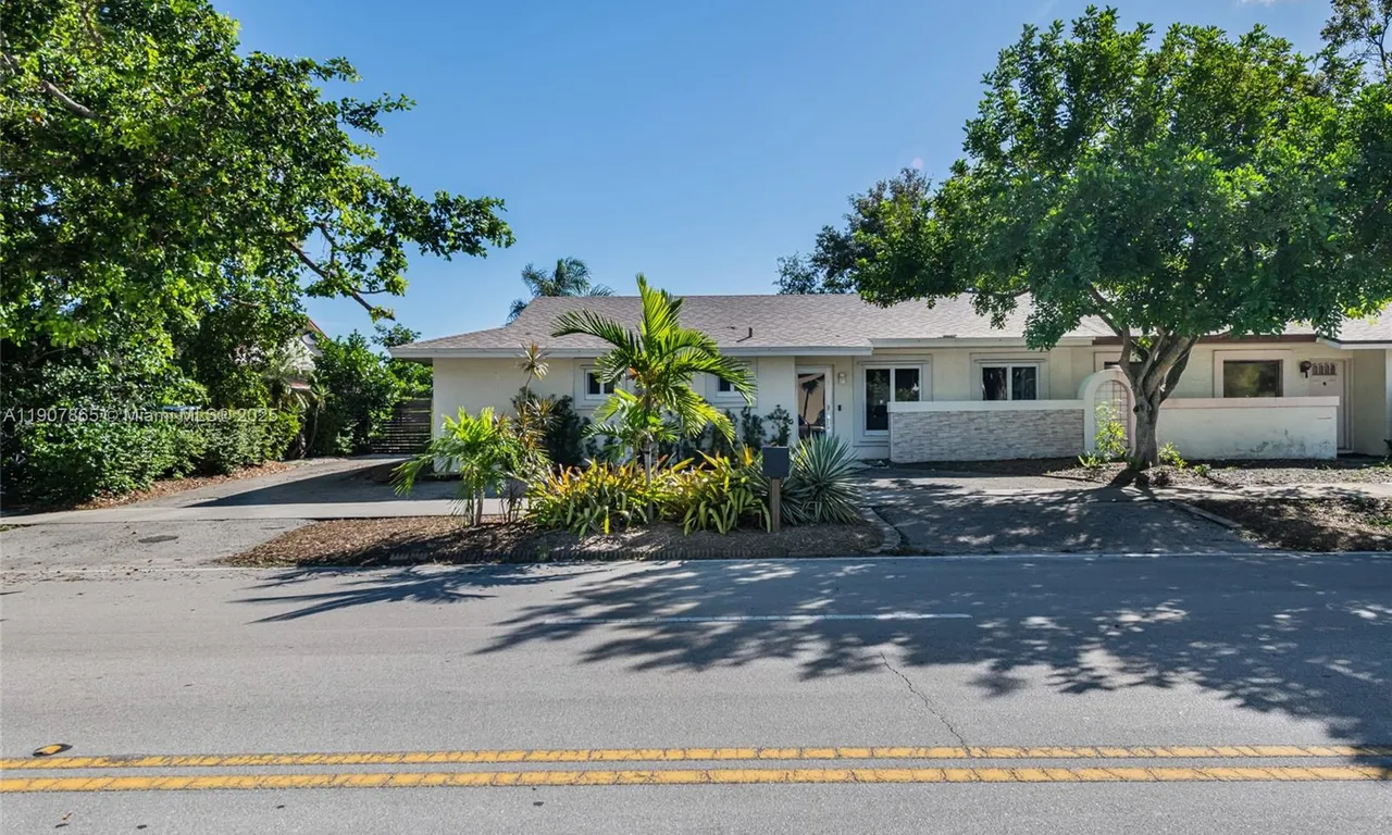 5830 Park Rd, Dania Beach FL 33312