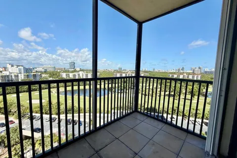 20301 W Country Club Dr # 1421, Aventura FL 33180