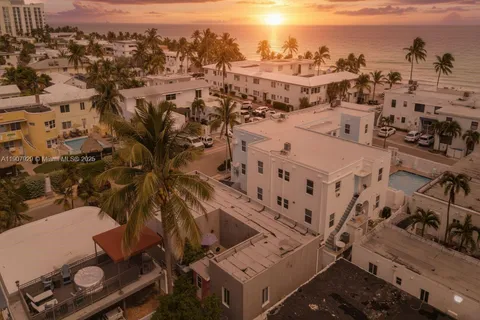 322 Oklahoma St, Hollywood FL 33019