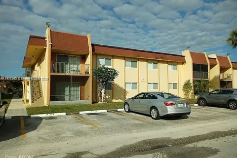 2952 NW 55th Ave # 2D, Lauderhill FL 33313