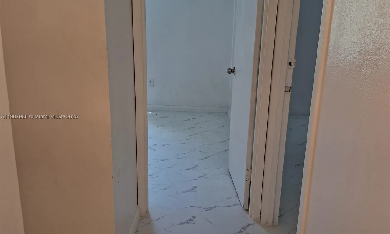 6103 SW 69th St # 41, South Miami FL 33143