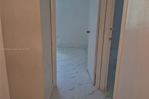 6103 SW 69th St # 41, South Miami FL 33143