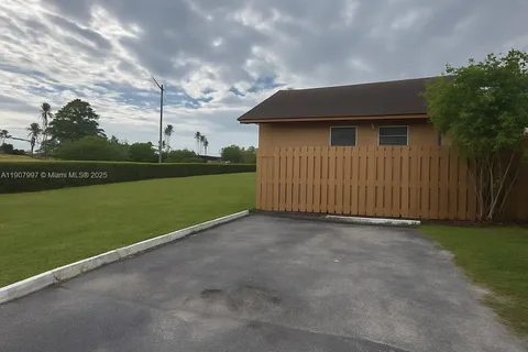 6700 NW 190th St, Hialeah FL 33015