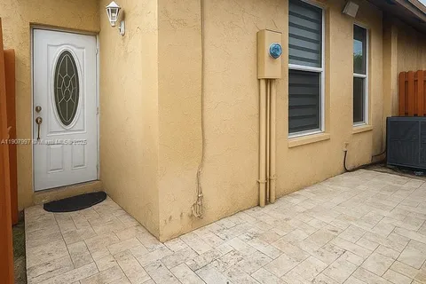 6700 NW 190th St, Hialeah FL 33015