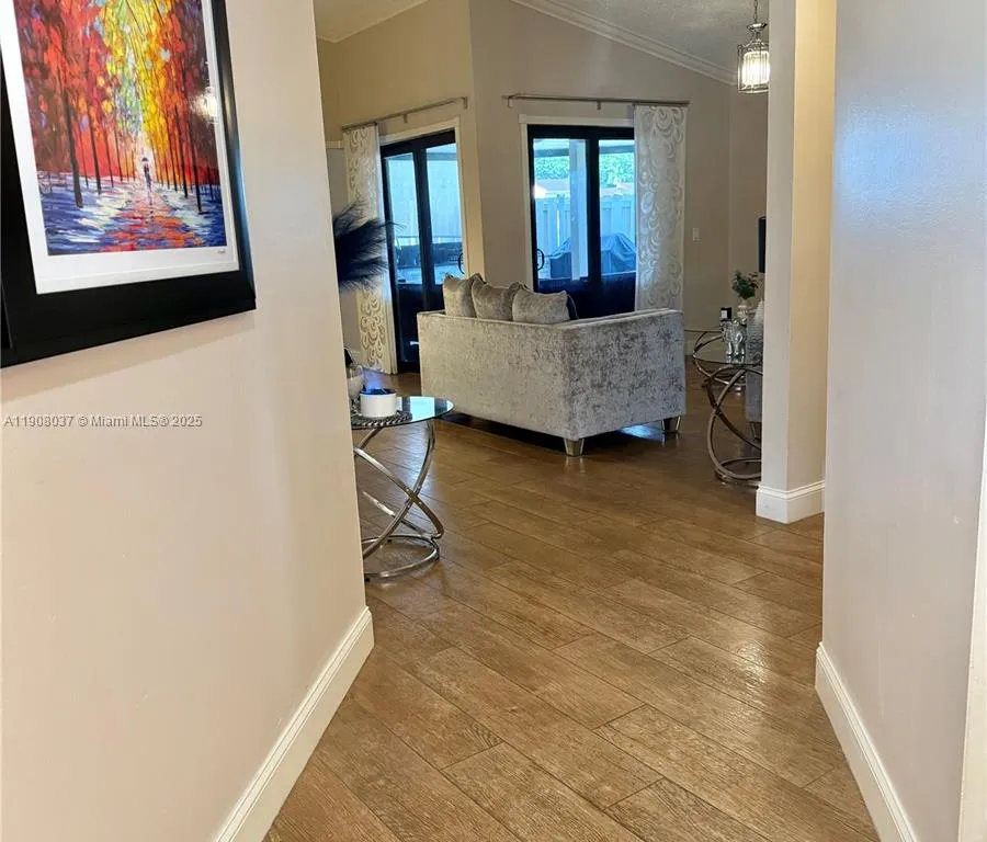 6377 NW 170th Ln, Hialeah FL 33015