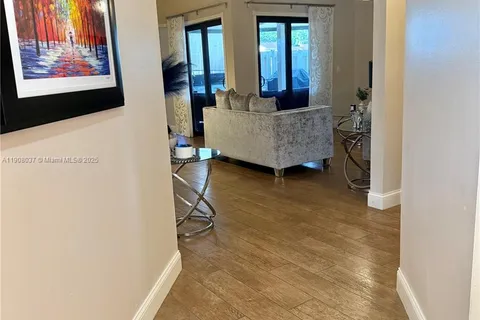 6377 NW 170th Ln, Hialeah FL 33015