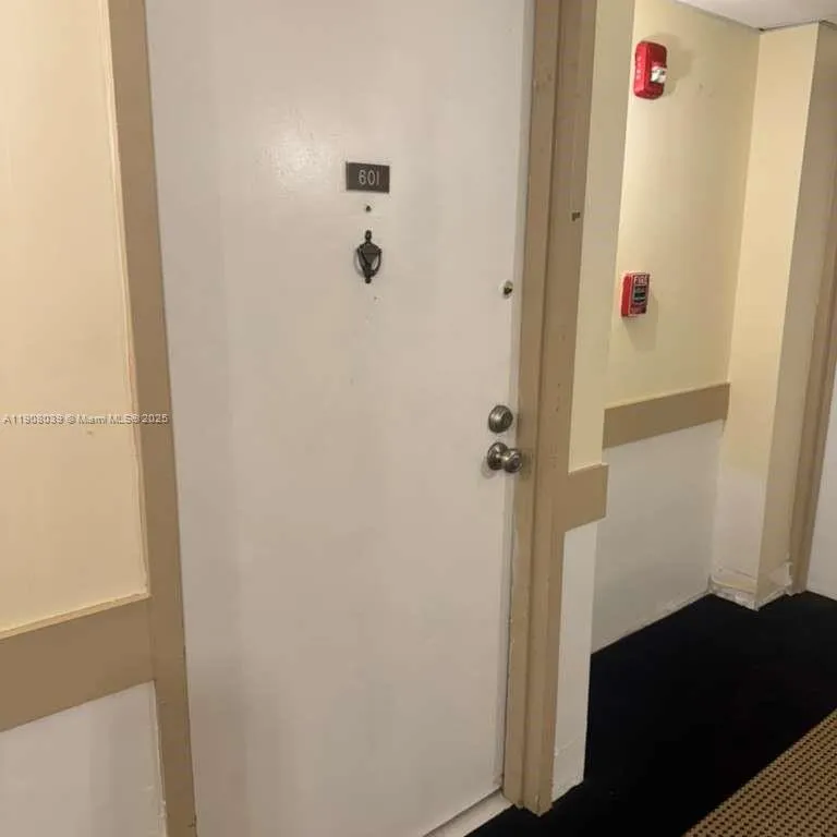 4164 Inverrary Dr # 601, Lauderhill FL 33319