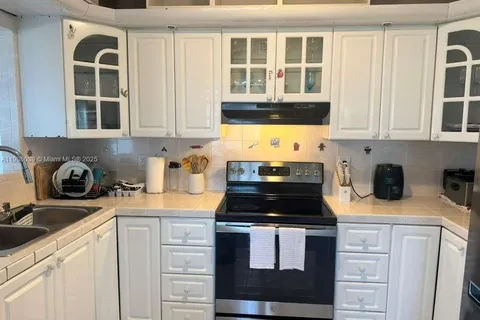 4164 Inverrary Dr # 601, Lauderhill FL 33319