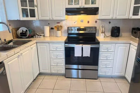 4164 Inverrary Dr # 601, Lauderhill FL 33319