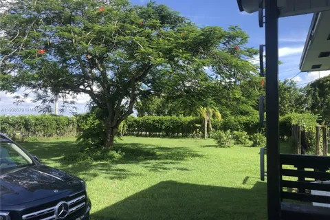 18200 SW 262nd St, Homestead FL 33031