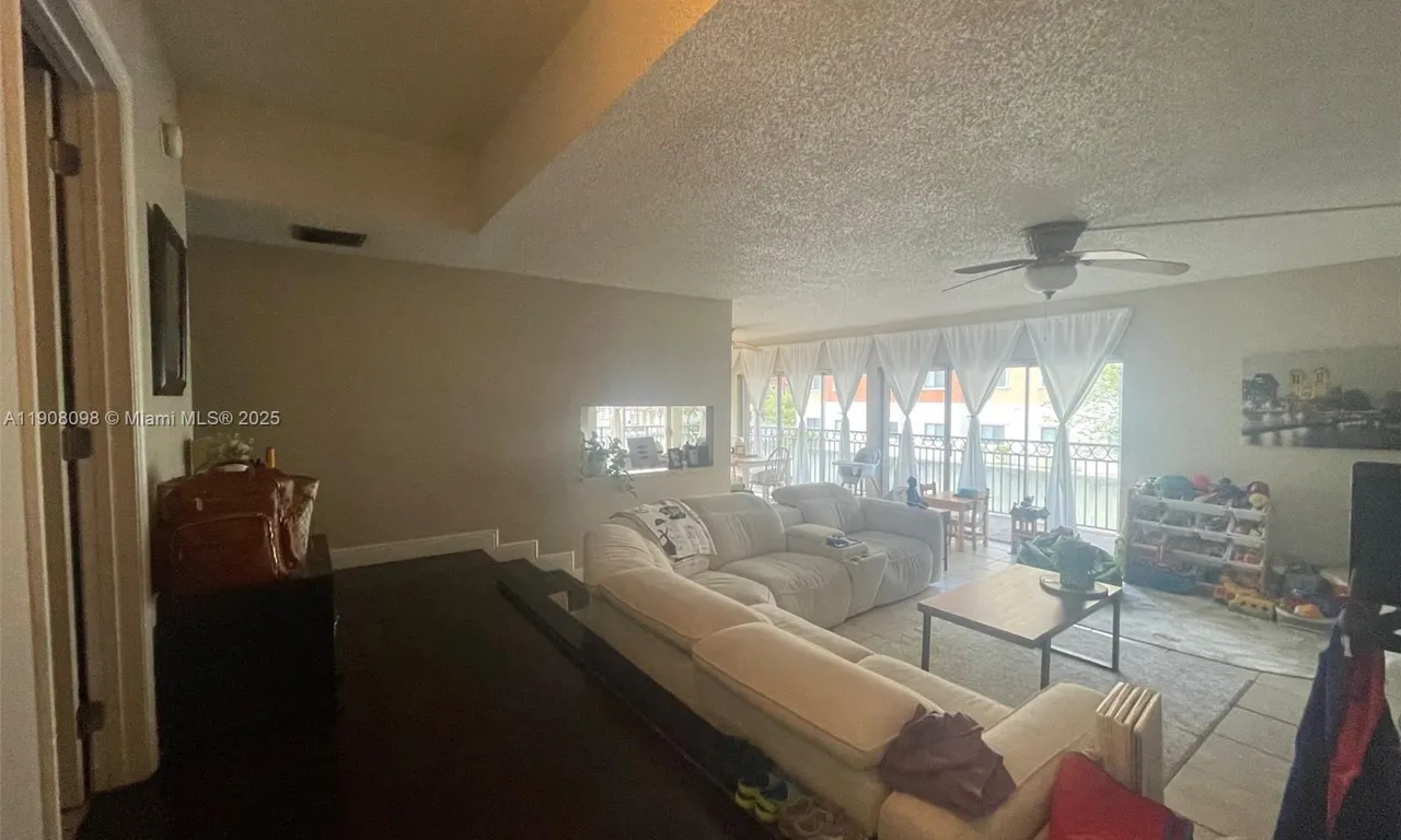 4850 SW 63rd Ter # 322, Davie FL 33314