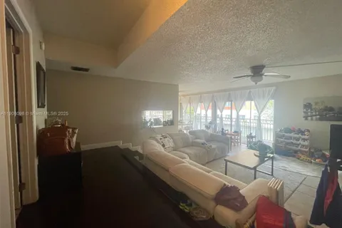 4850 SW 63rd Ter # 322, Davie FL 33314