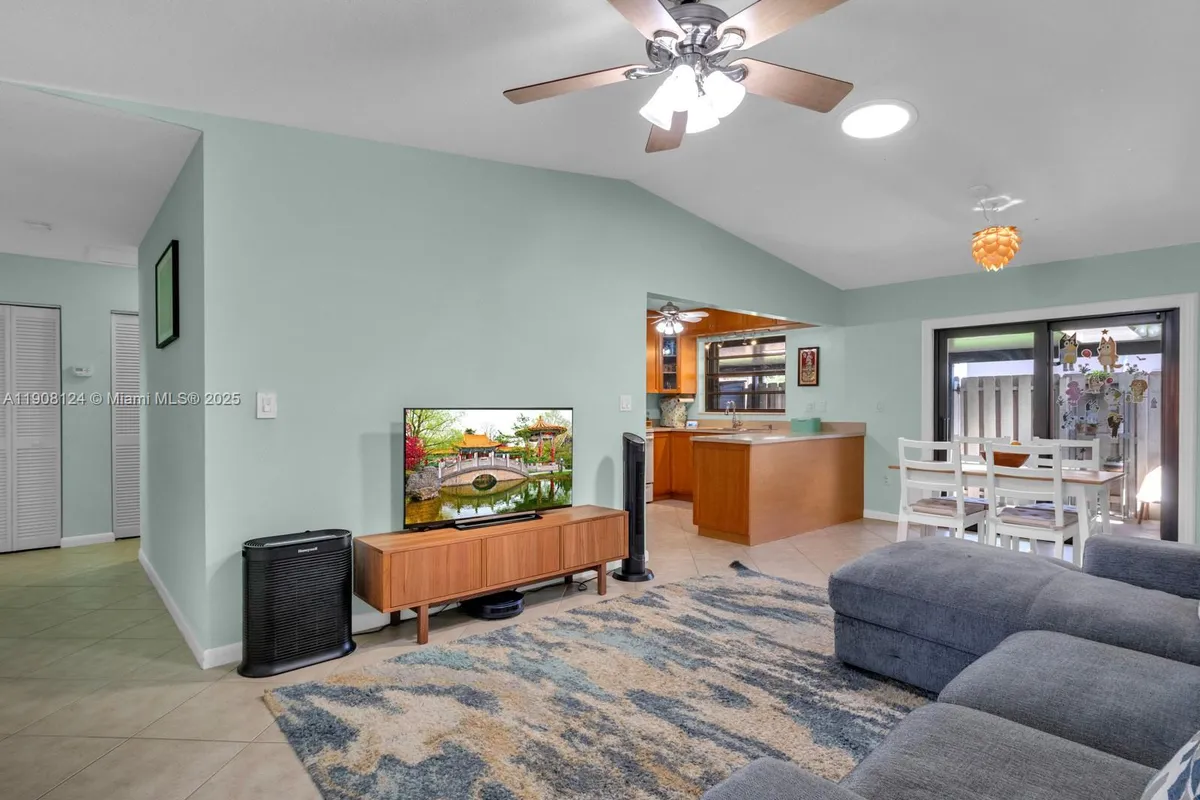 5912 SW 112th Ter, Cooper City FL 33330