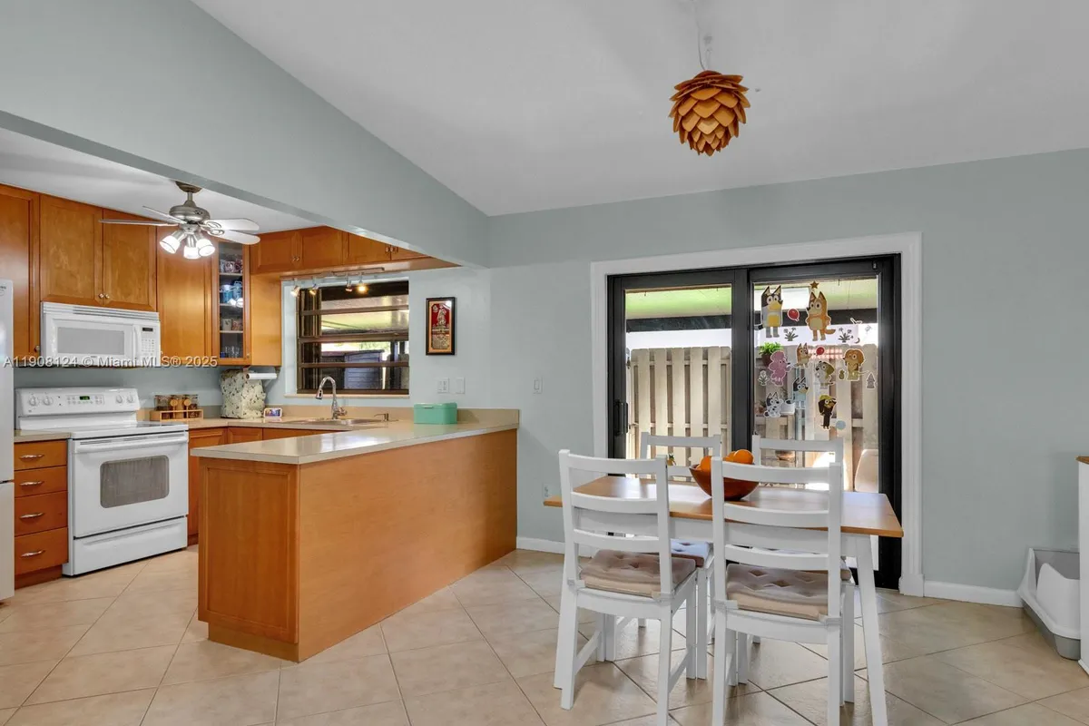 5912 SW 112th Ter, Cooper City FL 33330